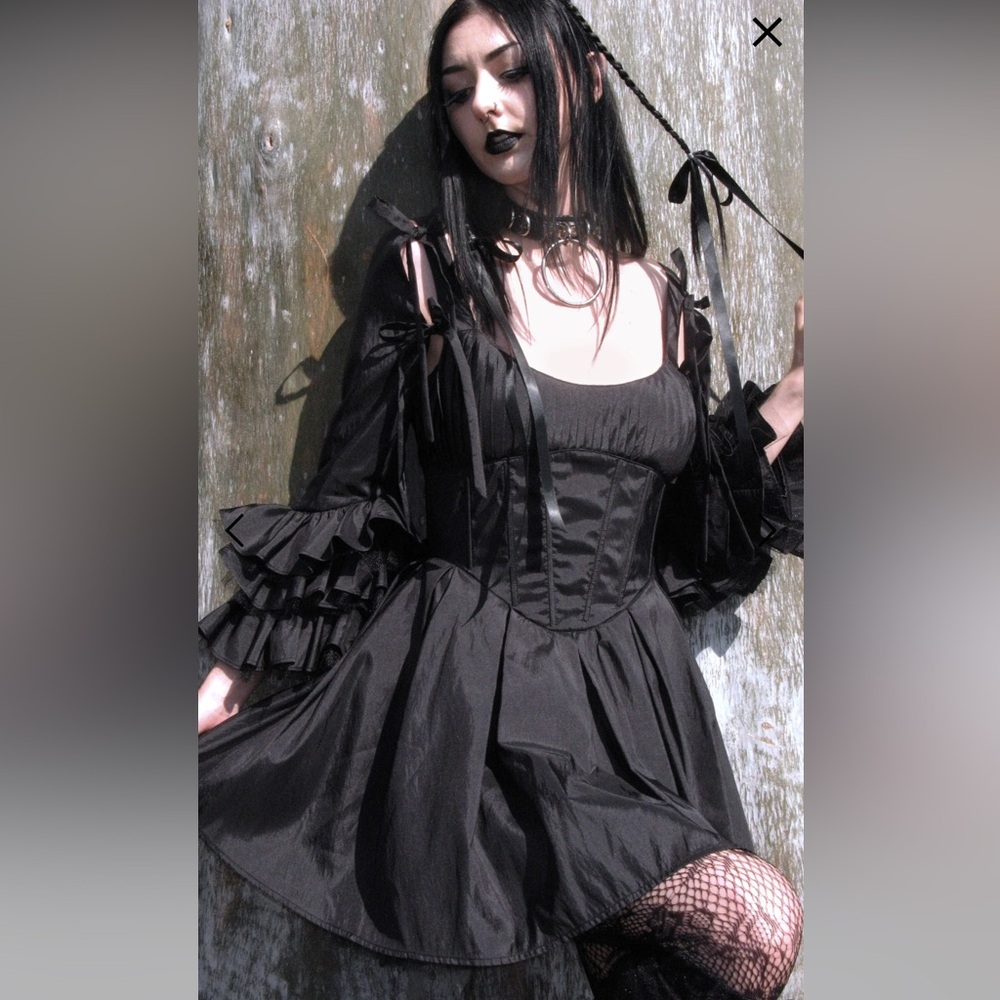 MSRP $139 NWT SIZE SMALL DOLLS KILL WIDOW HAUNTED HUE MINI DRESS - BLACK